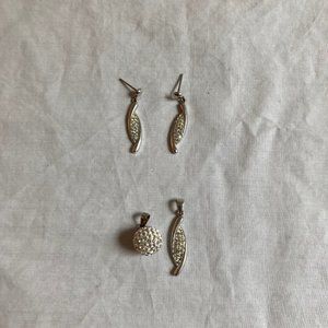 Solver and zirconia earring and pendant set